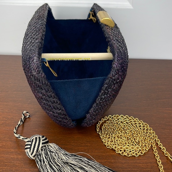 Kayu Florence In Beautiful Plum. - Picture 2 of 12